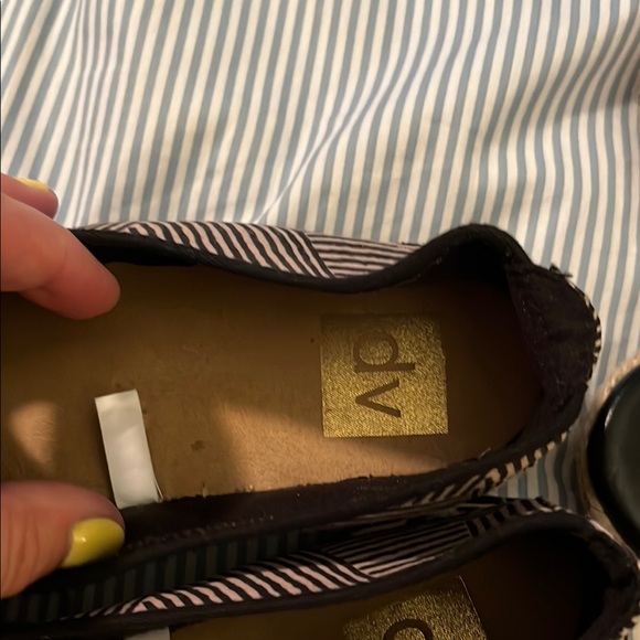 3 pairs of size 9 Women's Black and Tan shoes. You get all three! - Picture 4 of 9